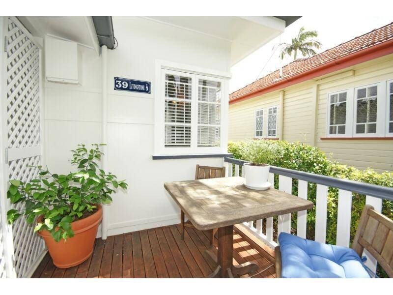 39 Livingstone Street, Yeerongpilly QLD 4105