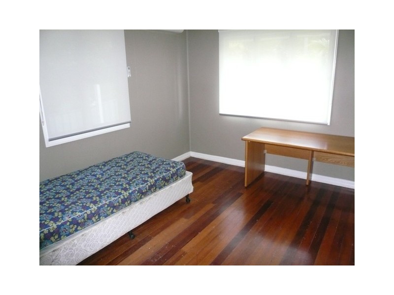 2 School Road, Yeronga QLD 4104