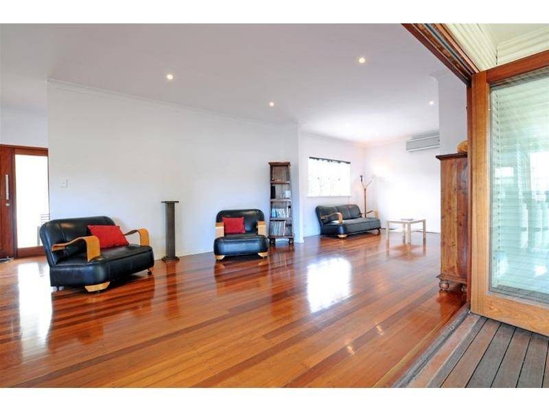 21 Allamanda Street, Fairfield QLD 4103