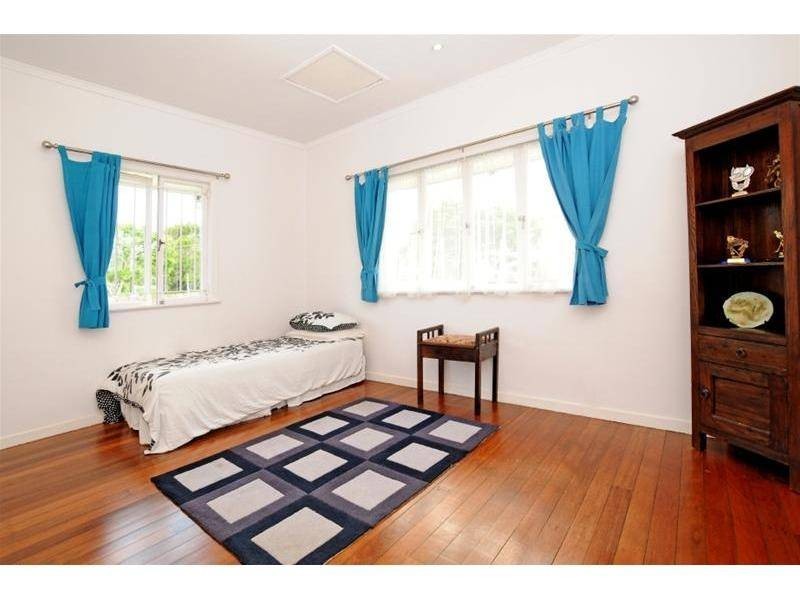 21 Allamanda Street, Fairfield QLD 4103