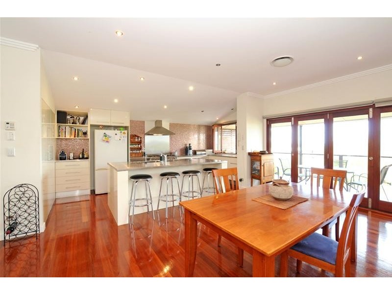 156 Gladstone Road (Entry via 7B Rosary Crescent), Highgate Hill QLD 4101