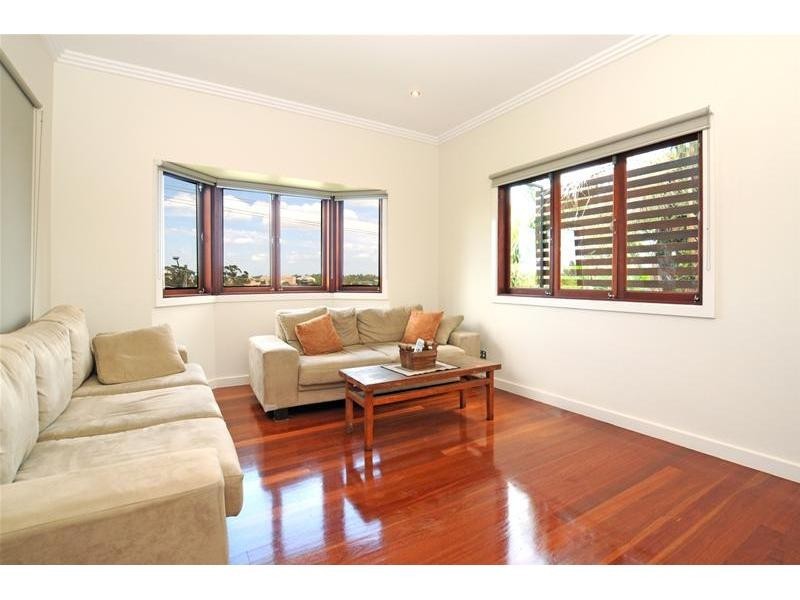 156 Gladstone Road (Entry via 7B Rosary Crescent), Highgate Hill QLD 4101