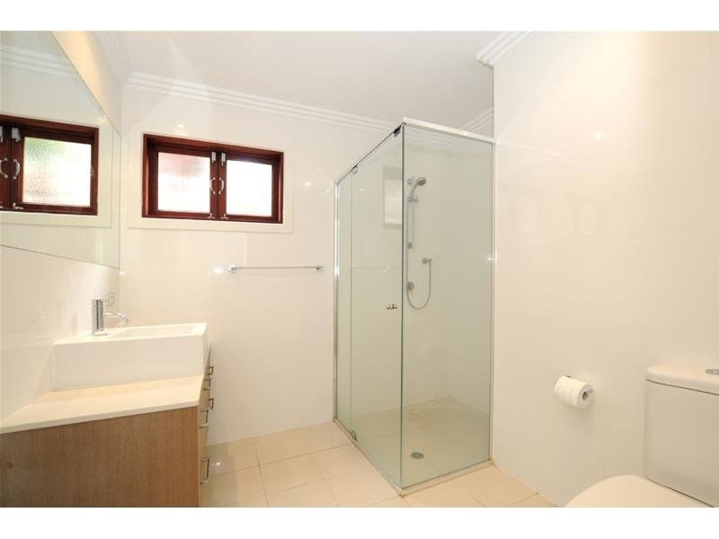 156 Gladstone Road (Entry via 7B Rosary Crescent), Highgate Hill QLD 4101