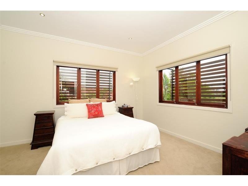 156 Gladstone Road (Entry via 7B Rosary Crescent), Highgate Hill QLD 4101