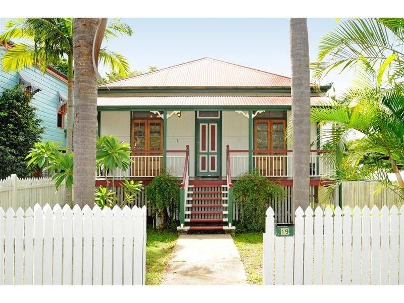 19 Heidelberg Street, East Brisbane QLD 4169