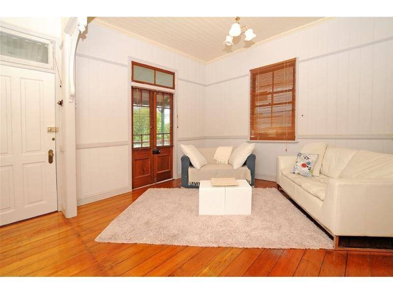 19 Heidelberg Street, East Brisbane QLD 4169