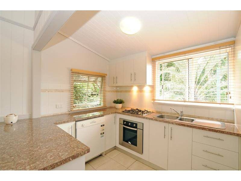 19 Heidelberg Street, East Brisbane QLD 4169