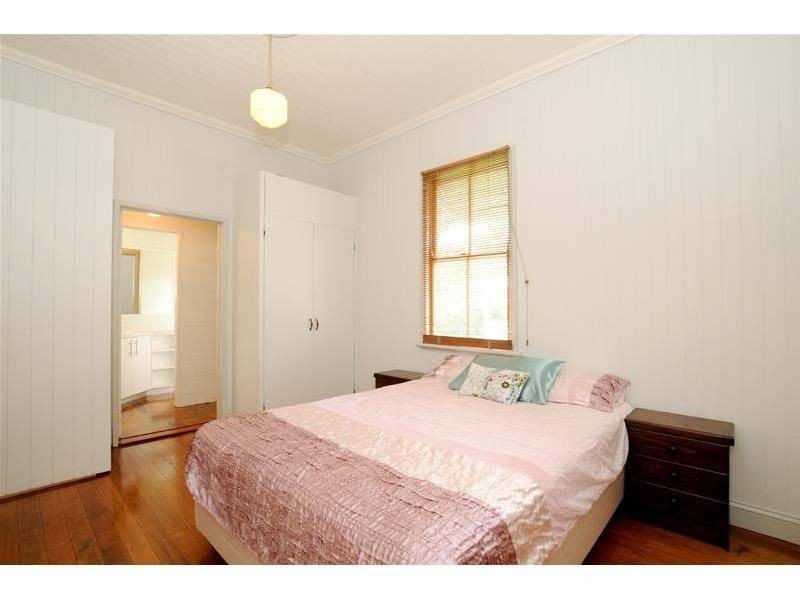 19 Heidelberg Street, East Brisbane QLD 4169