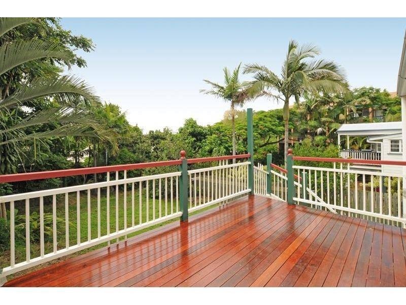 19 Heidelberg Street, East Brisbane QLD 4169