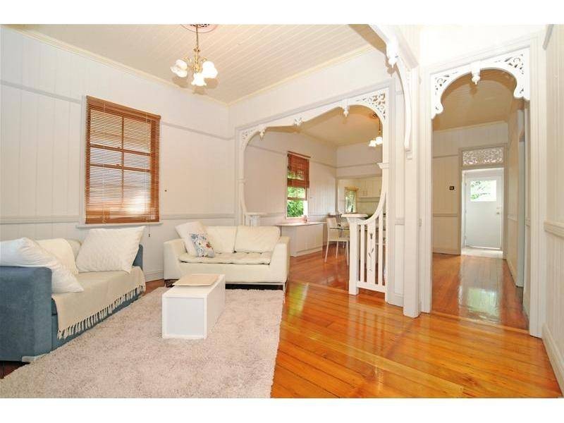 19 Heidelberg Street, East Brisbane QLD 4169