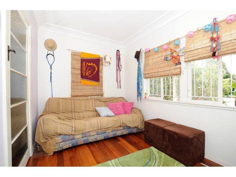 14 Kadumba Street, Yeronga QLD 4104