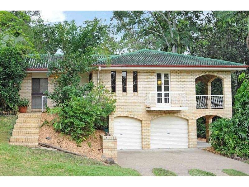 15 Robyn Street, Chapel Hill QLD 4069