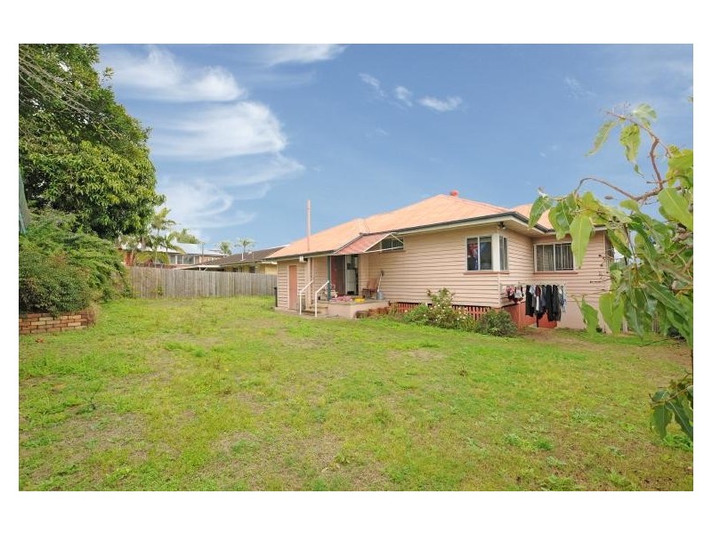 54 Newcastle Street, Fairfield QLD 4103