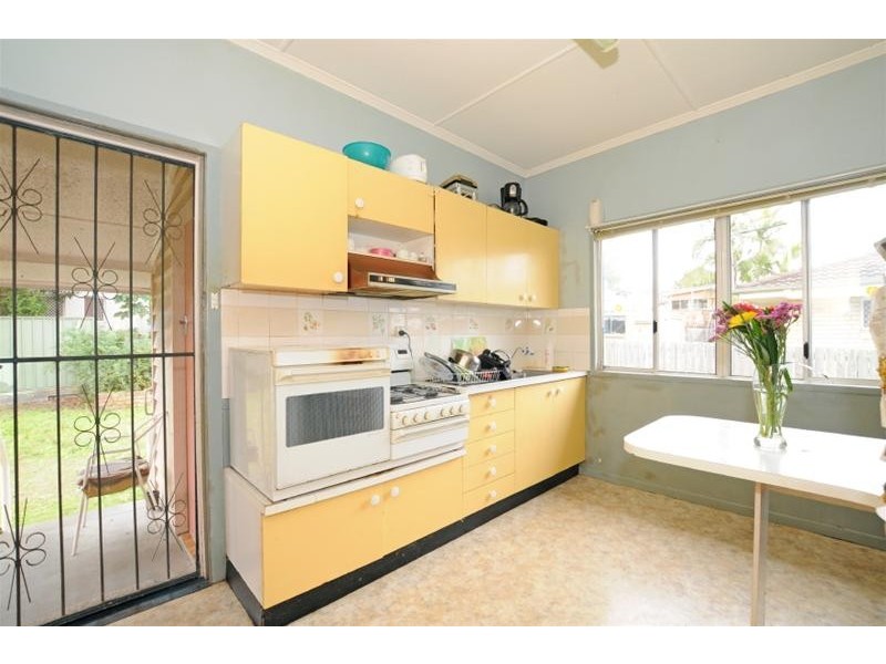 54 Newcastle Street, Fairfield QLD 4103