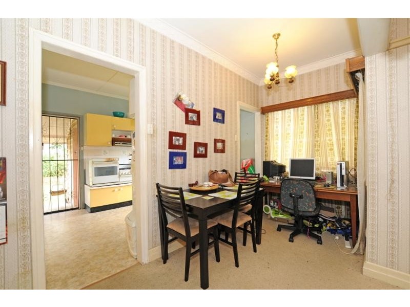 54 Newcastle Street, Fairfield QLD 4103