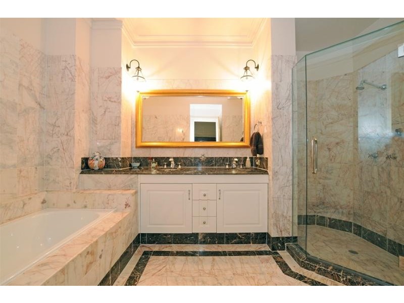 17/208 Adelaide Street, Brisbane QLD 4000