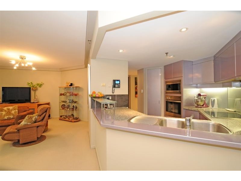 17/55 Darragh Street, Kangaroo Point QLD 4169