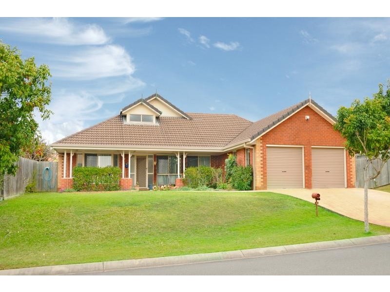 8 Albert Place, Parkinson QLD 4115
