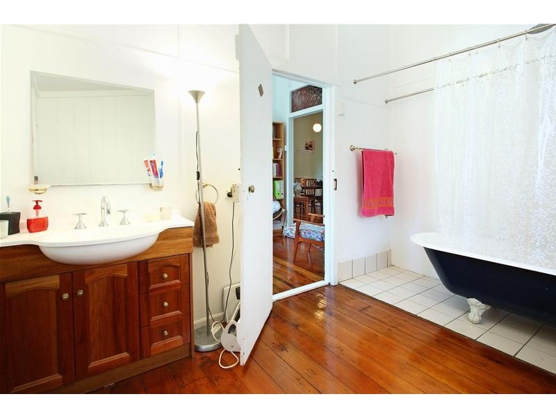 24 King Street, Annerley QLD 4103