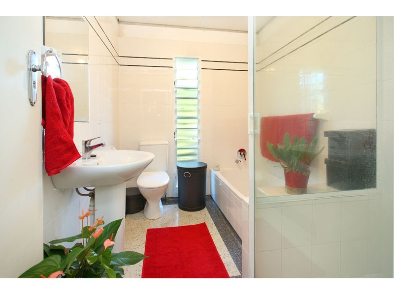 28 Mearns Street, Fairfield QLD 4103