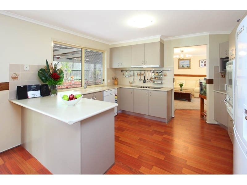 9 Lutea Close, Regents Park QLD 4118