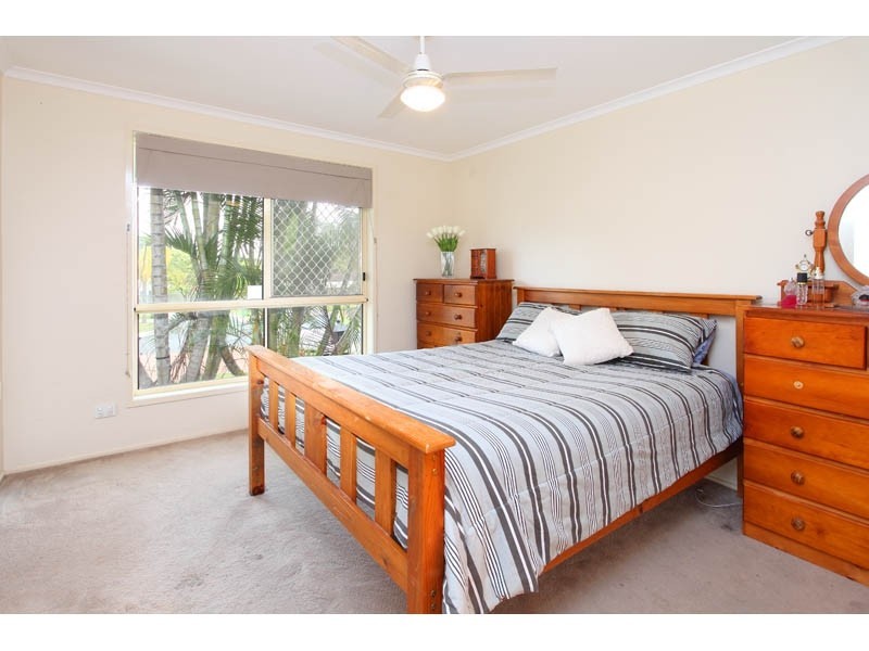 9 Lutea Close, Regents Park QLD 4118
