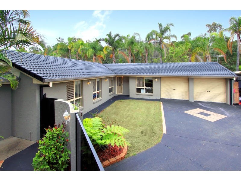9 Lutea Close, Regents Park QLD 4118