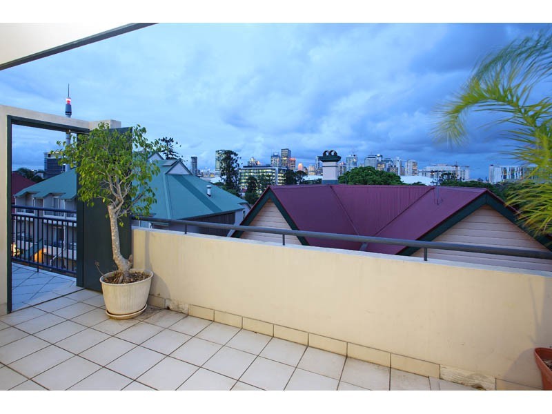 7/25 Edmondstone Street, South Brisbane QLD 4101