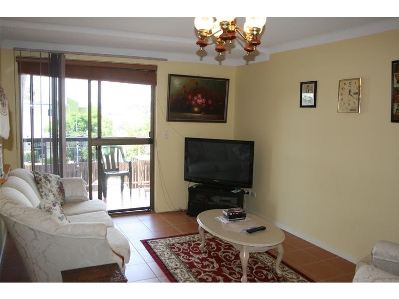 1/3 Curd Street, Greenslopes QLD 4120