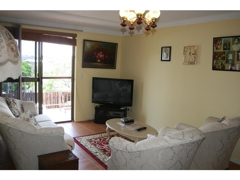 1/3 Curd Street, Greenslopes QLD 4120