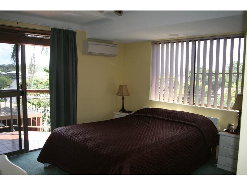 1/3 Curd Street, Greenslopes QLD 4120