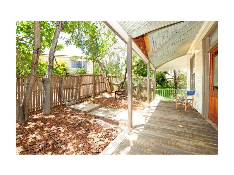 47 Laura Street (enter from Strath Street), Highgate Hill QLD 4101