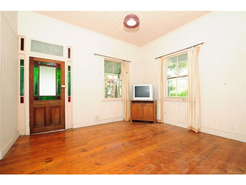 47 Laura Street (enter from Strath Street), Highgate Hill QLD 4101