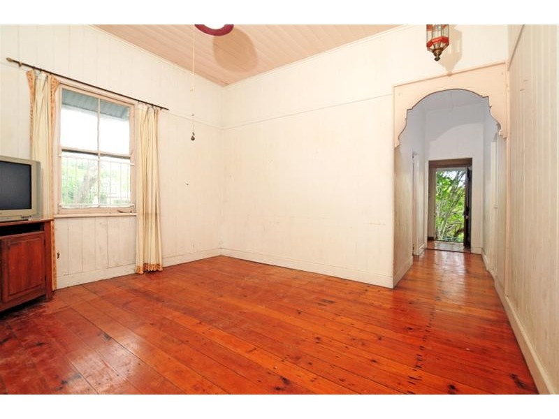 47 Laura Street (enter from Strath Street), Highgate Hill QLD 4101