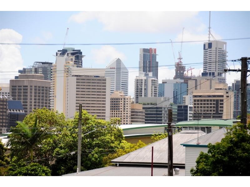 47 Laura Street (enter from Strath Street), Highgate Hill QLD 4101