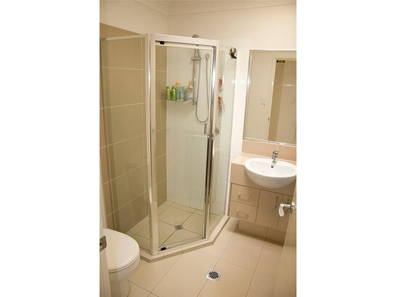 2/58 Ross Street, Woolloongabba QLD 4102