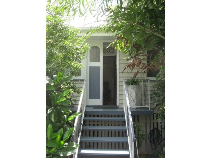 16 Loch St, West End QLD 4101