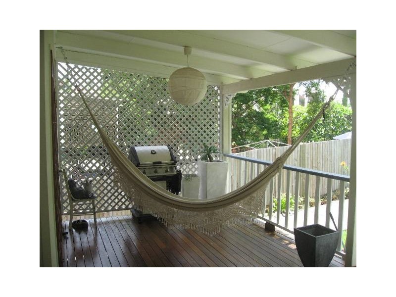 16 Loch St, West End QLD 4101
