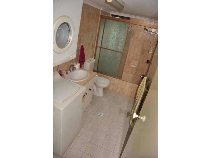 1/3 Curd St, Greenslopes QLD 4120