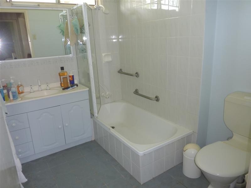 54 Newcastle Street, Fairfield QLD 4103