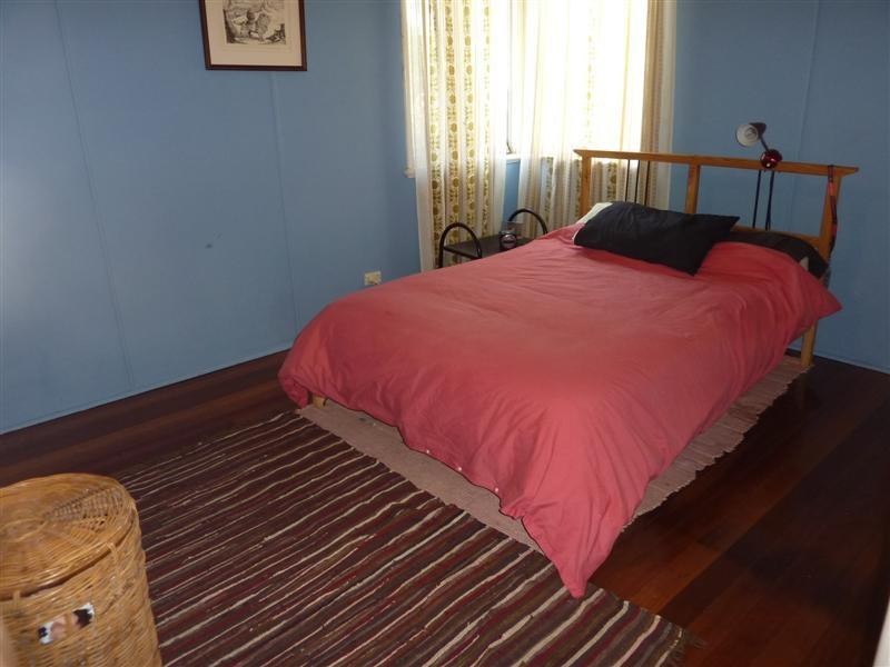 54 Newcastle Street, Fairfield QLD 4103