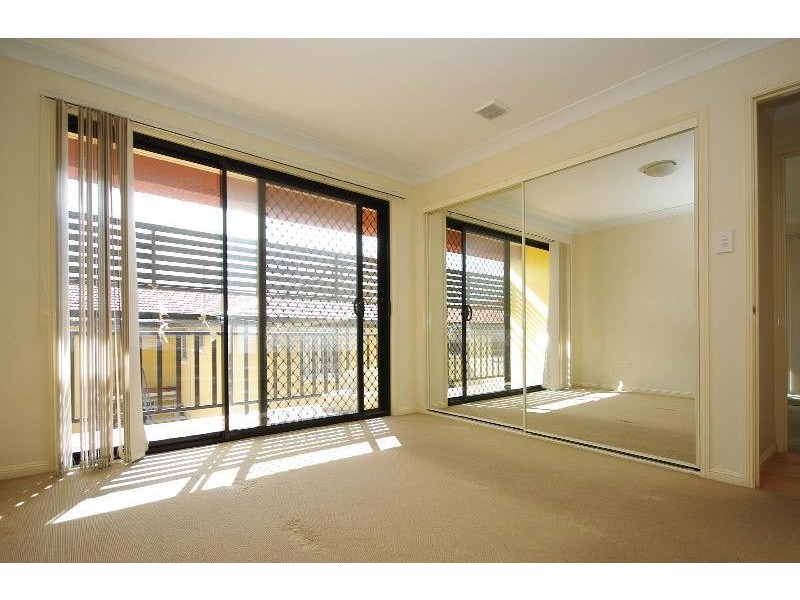4/145 Old Cleveland Rd, Coorparoo QLD 4151