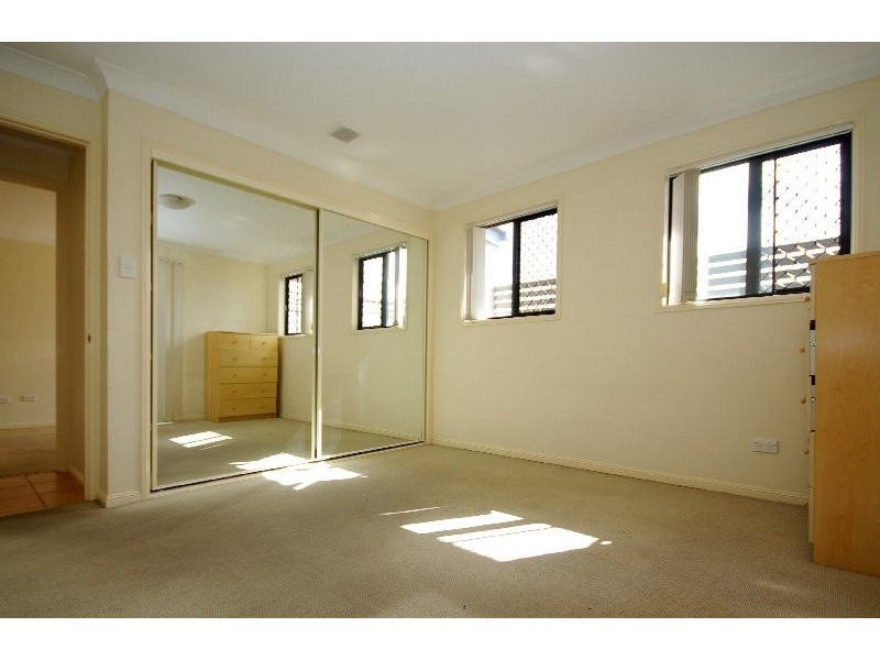 4/145 Old Cleveland Rd, Coorparoo QLD 4151