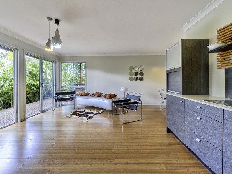 108 Brougham St, Fairfield QLD 4103