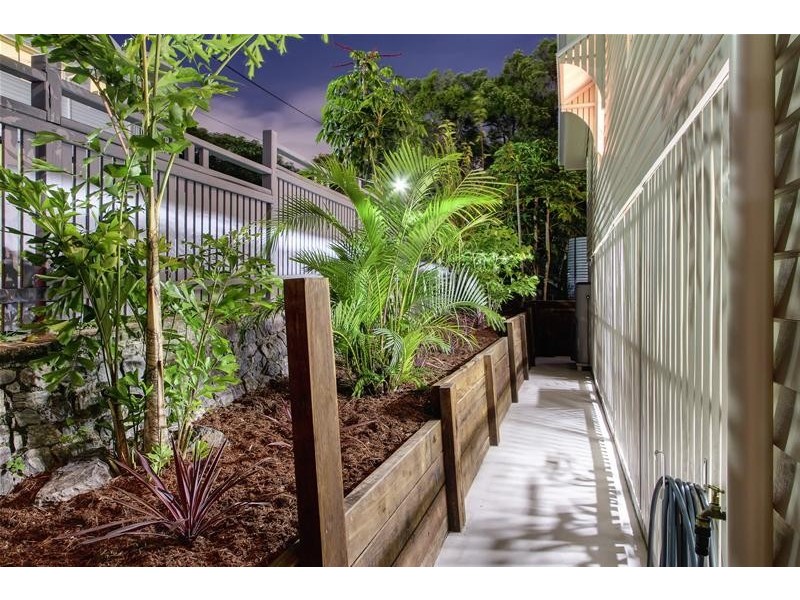 25 Greene Street, Newmarket QLD 4051