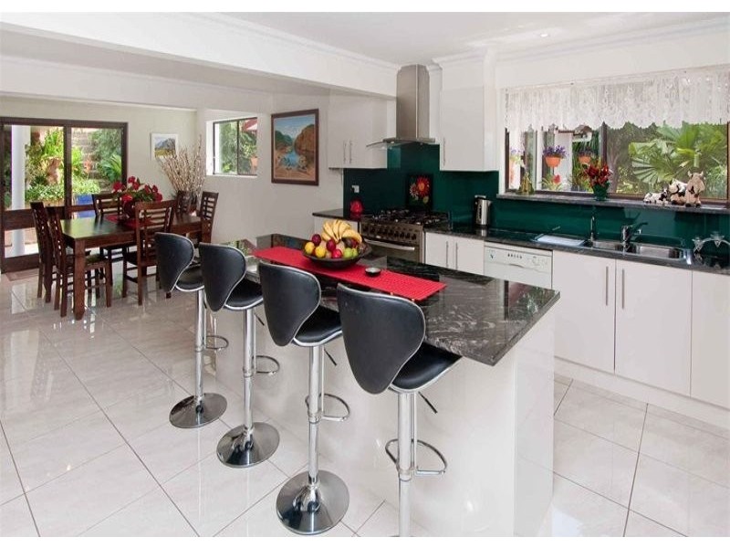 73 Greggs, Samford QLD 4520