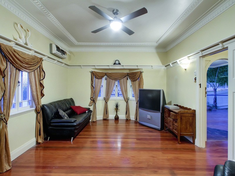 167 Chatsworth Road, Coorparoo QLD 4151