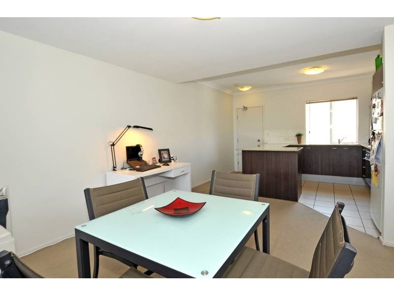 2/82 Berwick St, Fortitude Valley QLD 4006