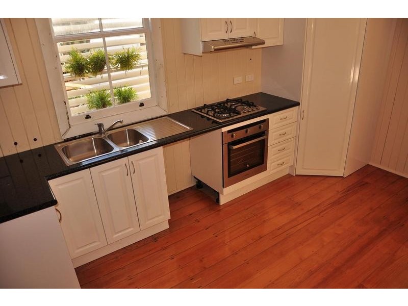 12 Bond St, West End QLD 4101