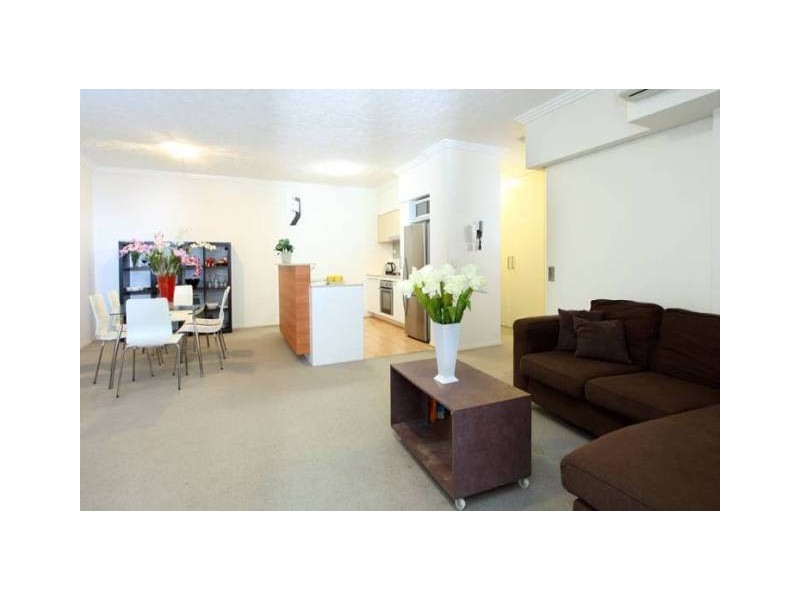 803 Stanley St, Woolloongabba QLD 4102